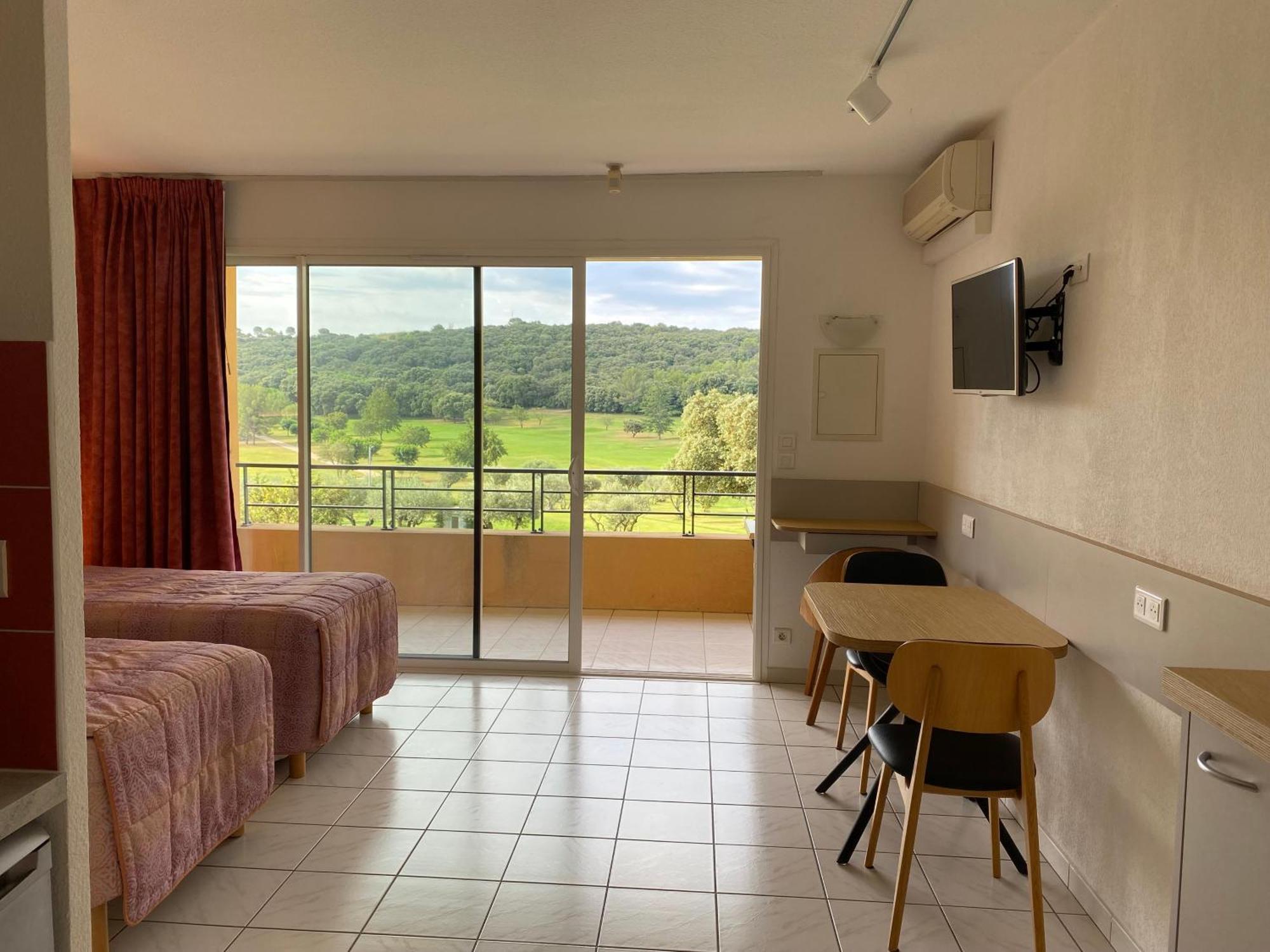 Bienvenue Au Golf De Nimes Vacquerolles Appartement Buitenkant foto